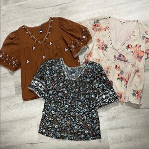 Lucky Brand/ Old Navy Brown, Black, and Cream Floral Blouses sz small